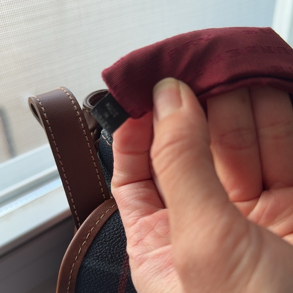 Burberry - Picture 12 of 16